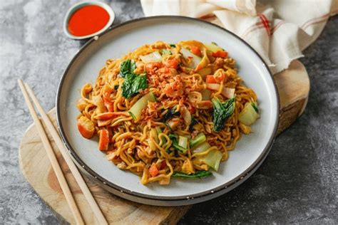 64,385 Bakmie Goreng Royalty-Free Images, Stock Photos & Pictures ...