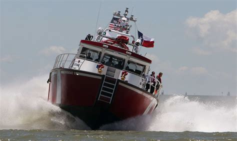 Speedy, high-tech fireboat comes to Port of Houston