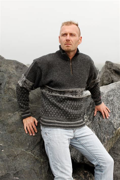 Faroese Jumper Of Pure New Wool With Classic Pattern From Norwool