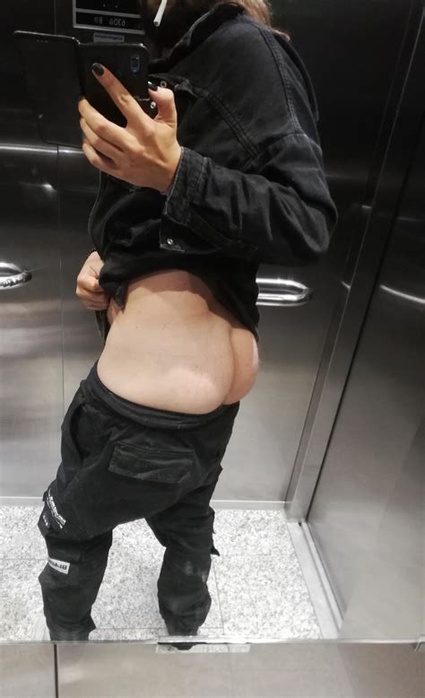 Flashing My Ass In The Elevator What Would You Do If You Caught Me