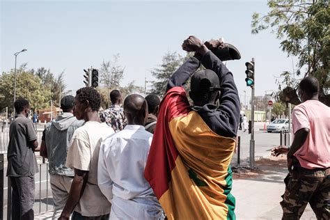 Crise au Sénégal de nouvelles manifestations contre le report de la