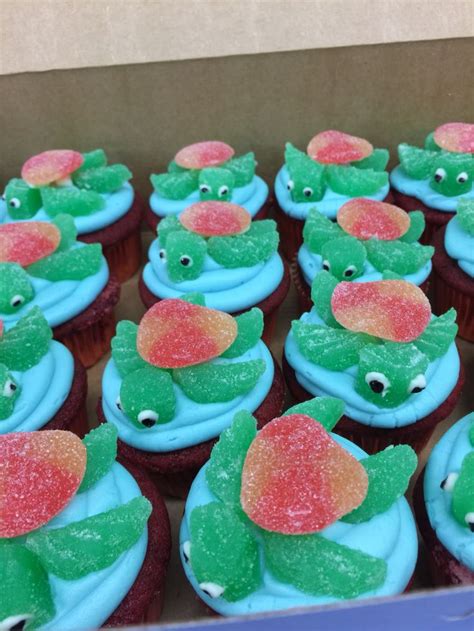 Delicious Hawaiian Themed Turtle Cupcakes