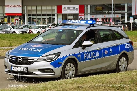 Polsko Policja KPP Oława Opel Astra K Sports Tourer TECHNIKAIZS cz