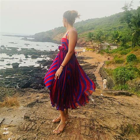 Mira Rajput Kapoor Flaunts Her Perfectly Toned Body In A Bikini Her Caption Is Winning The Internet