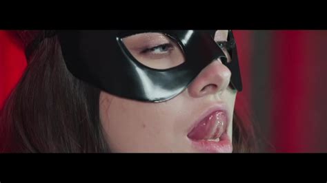 CLOSE UP Vagabunda Mistress BRINCANDO PEITOS GRANDES JOI MILF PEITUDA VOCÊ NÃO PODE