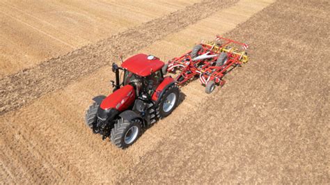 Tractor Of The Year Case Ih Optum Cvxdrive Afs Connect Farm