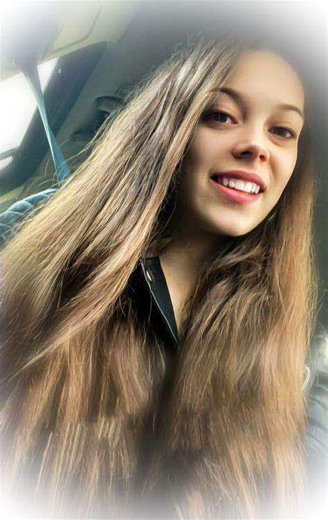 Pin By Joseph Frager On Courtney Hadwin Celebrities Long Hair Styles Courtney