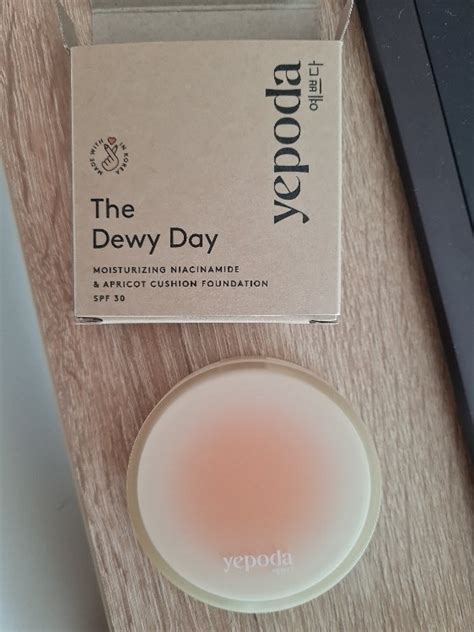 Yepoda The Dewy Day Moisturizing Niacinamide Apricot Cushion