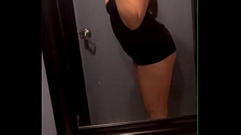 Latina Gruesa Sacude El Culo Vestido Negro Corto XVIDEOS