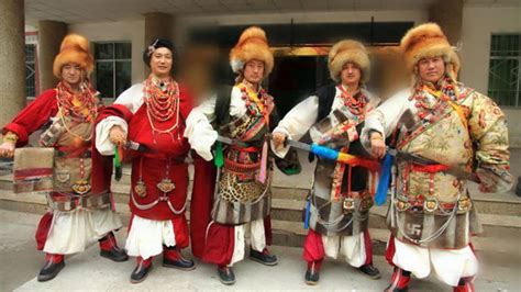 Tibet Clothing: See How Tibetan People Dress Differently from Others