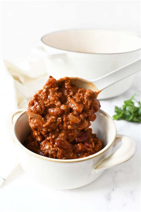 Quick And Easy Classic Chili Recipe Savvy Saving Couple