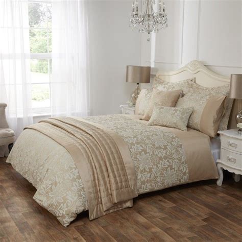 Victoria Gold Damask Jacquard Luxury Duvet Cover Luxury Duvet Covers