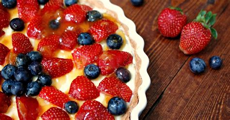 Eva Bakes - There's always room for dessert!: Berry fruit tart