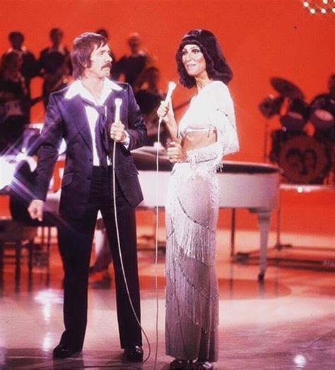 Sonny & Cher show concert spotlight | Chanteur