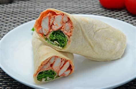 How To Make Chicken Tikka Wrap Recipe Restaurant In South Delhi Chowringhee Kabab And Kathi Roll