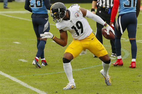 Nfl Hits Juju Smith Schuster James Conner With 5k Fines For Sock