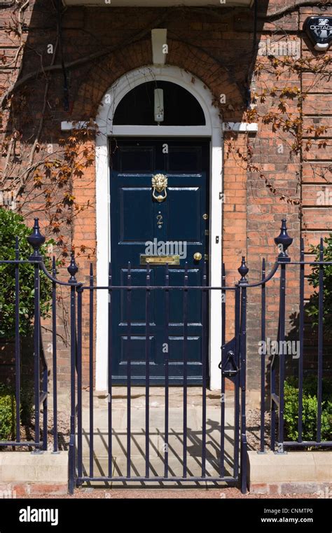 Georgian House Front Door Steps Hi Res Stock Photography And Images Alamy