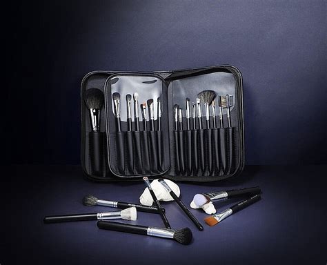 Eigshow Beauty Master Series Pro Bright Silver Makeup Brush Set 26 Pcs Makeupuk