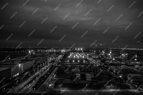 Premium Photo | Night view of Odaiba Tokyo Container Terminal