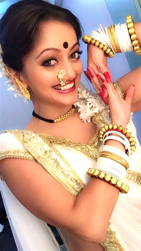 Hot Indian Actress Indiangalz What A Perfect Indian Beauty Whats