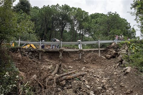 Floods Landslides Kill Dozens As Monsoon Rains Lash Northern Eastern