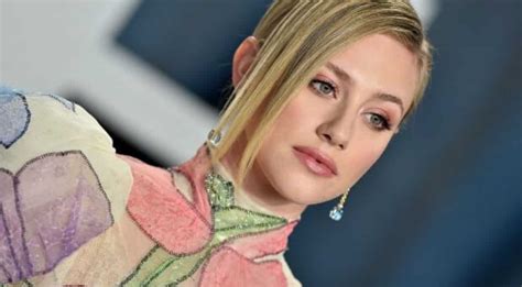 Lili Reinhart shows off her new ornate tattoo - Entertainment News