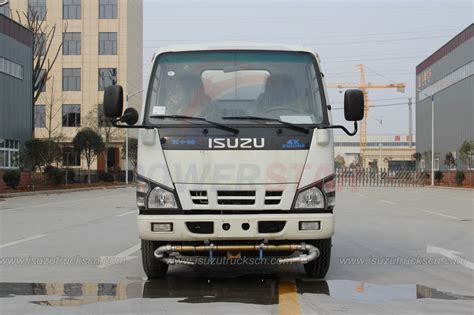 Hot Selling 3000L 5000L Ghana Market ISUZU NKR Water Truck Tanker For