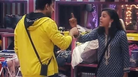 Bigg Boss Sumbul Lashes Out At Shalin Says Go To Tina She S Your