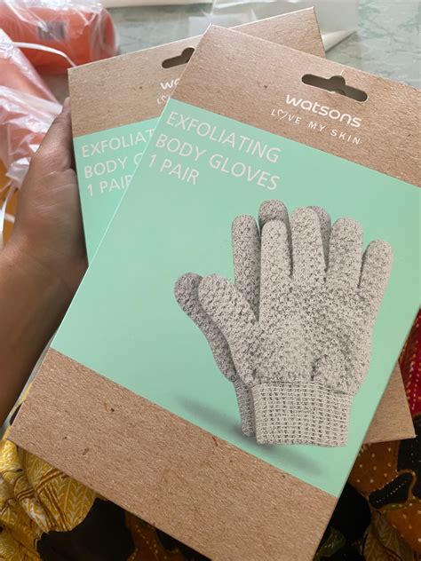 Watsons ถุงมือขัดตัว ที่ขัดตัวแบบถุงมือ Body Glove Soothe Me Right With Natural Sisal ในกล่องมี2