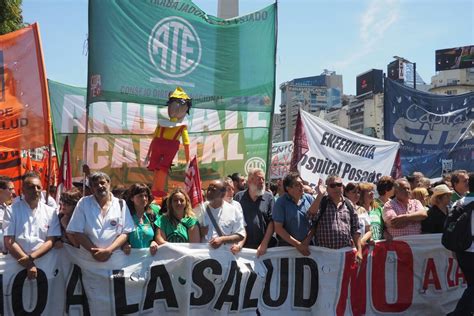 Masiva Marcha En Rechazo A La Cus Mst