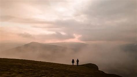 Mam Tor: 5 Stunning Trails To A Peak District Classic