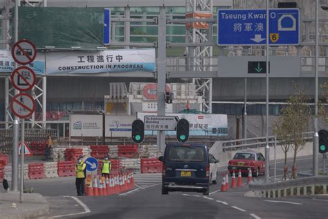 將藍隧道通車有效分流 運輸署長：將軍澳隧道車龍減近七成 新冠疫情專頁