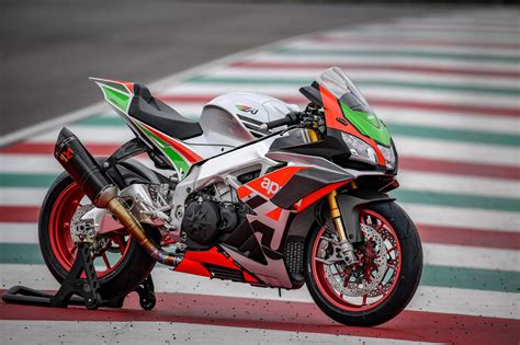 Aprilia Rsv4 Factory Racing