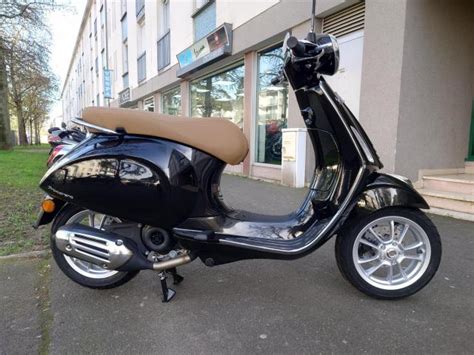 Scooter VESPA PRIMAVERA 125 noir en PROMO déstocké