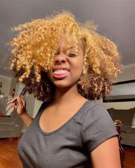 Pin By Sanai On Hair Blonde Natural Hair Colored Curly Hair Dyed