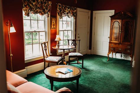 Rooms & Suites: Plan Your Stay at our Historic Hotel | The Rochester Inn