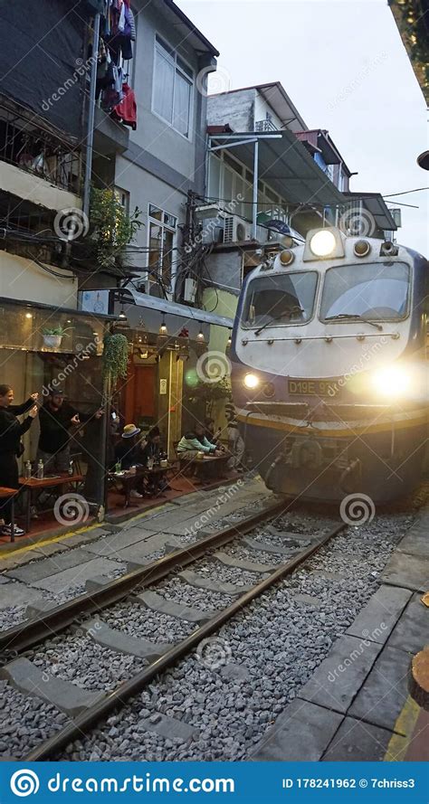 Hanoi Vietnam Circa Janeiro De 2020 Pessoas Visitando Famosa Rua De