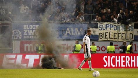 Relegation Ausschreitungen Bei Sieg Von Wehen Wiesbaden