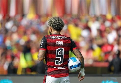 Sbt Tv Gabigol Se Torna O Maior Artilheiro Brasileiro Da Libertadores