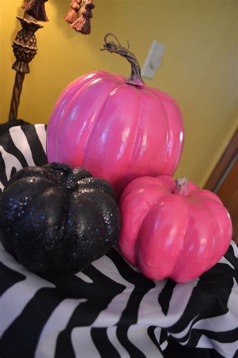 pink-and-black-halloween-pumpkins – HomeMydesign