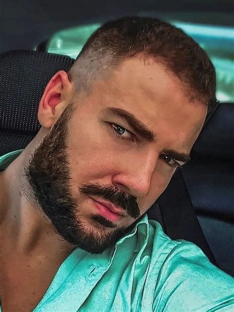 Pin De Eduardo Gon Alves Pires En Barbas Fotos De Hombres Guapos