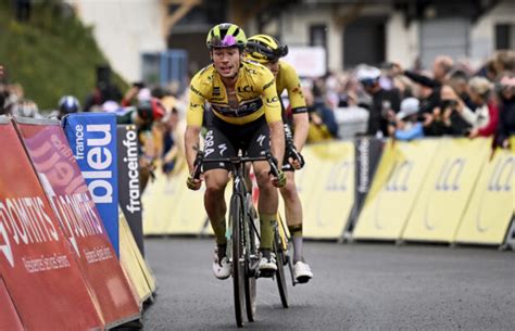 Criterium du Dauphine 2024 etap 7 Primoz Roglic triumfuje na Samoëns