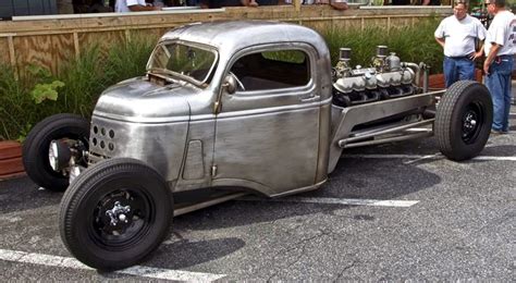 Just A Car Guy Pat Mcneals 1942 Gmc Coe With A Factory Gmc V12