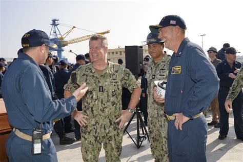 U S Pacific Fleet Commander Visits Pearl Harbor Naval Shipyard Naval