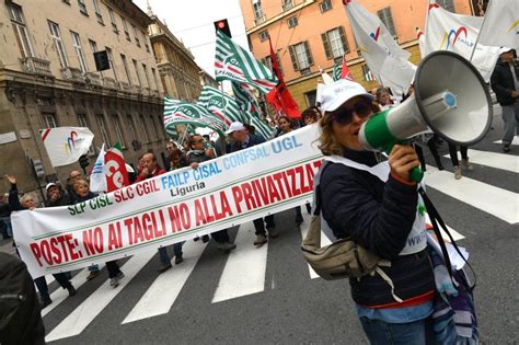 Sciopero Nazionale Delle Poste Le Immagini Della Protesta La Repubblica