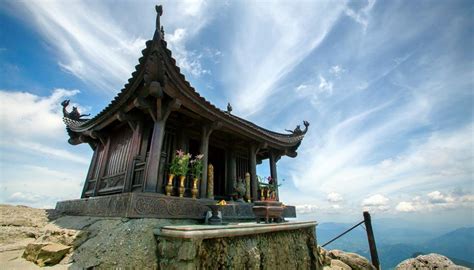 10 Sites Of Vietnam Temple With Amazing Architecture - Travel More