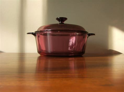 Corning Vision Cookware Round Casserole In Cranberry