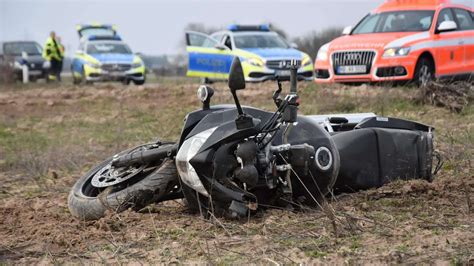 Viernheim Mann Bei Motorradunfall Schwer Am Kopf Verletzt Hessen