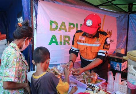 Baznas Salurkan Bantuan Makanan Siap Saji Untuk Korban Kebakaran Di