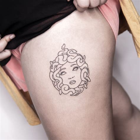 Top 80+ medusa tattoo minimalist best - in.cdgdbentre